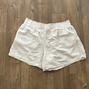 H&M white elastic waist ruffle short